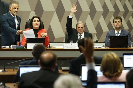 CCJ do Senado aprova reforma da Previdência; texto vai ao plenário